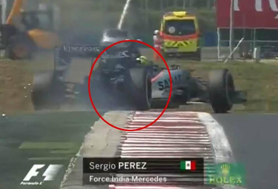 Paura durante le prime libere del GP di Ungheria: per un probabile problema alla posteriore destra Sergio Perez ha perso il controllo della sua Force India e dopo un testacoda la vettura si  ribaltata. Per fortuna nessuna conseguenza per il pilota messicano che  uscito indenne dall&#39;abitacolo